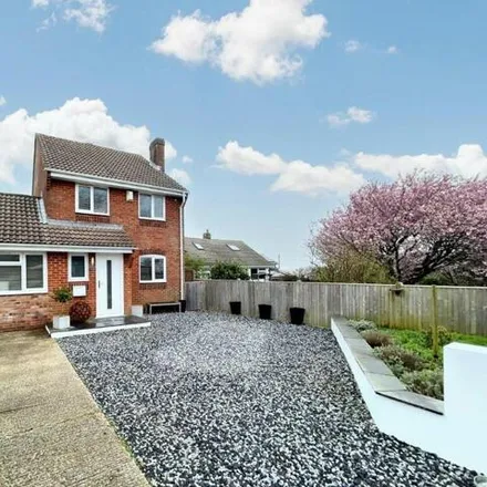 Buy this 4 bed house on Telscombe Road in Peacehaven, BN10 8JF