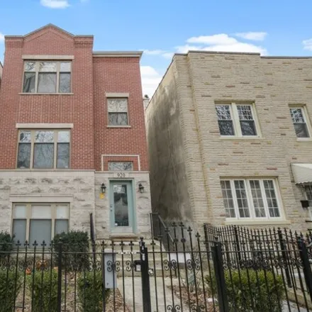 Rent this 3 bed condo on 920 South Claremont Avenue in Chicago, IL 60612