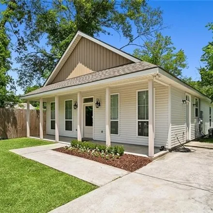 Buy this 3 bed house on 492 East 33rd Avenue in Covington, LA 70433