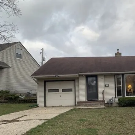Buy this 2 bed house on 338 Calvin Park South in Rockford, IL 61108