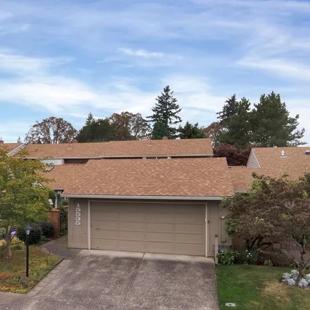 Buy this 3 bed townhouse on 15575 Southwest Oaktree Lane in Tigard, OR 97224