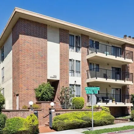 Buy this 2 bed condo on 5351 Belgrave Place in Oakland, CA 94618