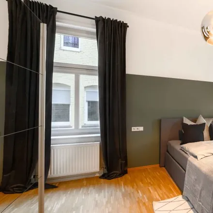 Rent this 4 bed room on Reinsburgstraße 175 in 70197 Stuttgart, Germany