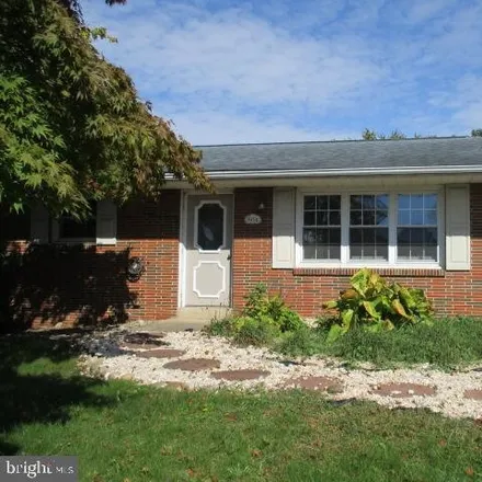 Buy this 3 bed house on 800 North 10th Street in Selinsgrove, PA 17870