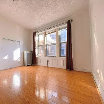 Image 4 - 1013 58th Street, New York, NY 11219, USA - House for sale