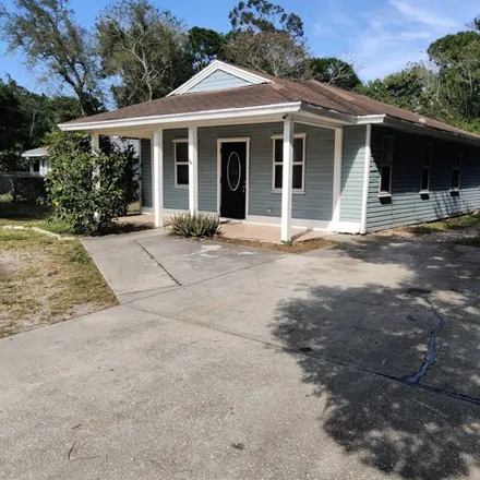 Buy this 3 bed house on 642 South 23rd Street in Fort Pierce, FL 34950