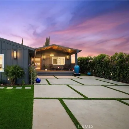 Image 1 - 5729 Norwich Avenue, Los Angeles, CA 91411, USA - House for sale