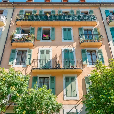 Rent this 3 bed apartment on Rue du Jura 24 in 1211 Geneva, Switzerland
