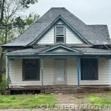 Buy this 3 bed house on 265 West 10th Street in Okmulgee, OK 74447