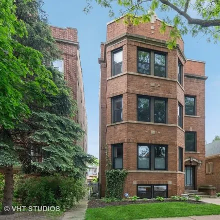 Buy this 2 bed condo on 1625 West Catalpa Avenue in Chicago, IL 60660
