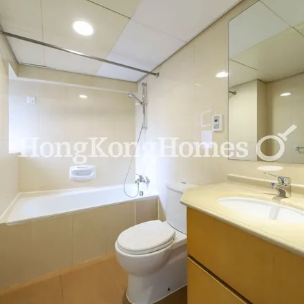 Image 5 - China, Hong Kong, Hong Kong Island, North Point, Braemar Hill Road, Block 7 - Apartment for rent