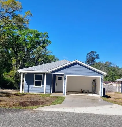 Buy this 3 bed house on 932 Cap Tram Road in Capitola, Leon County