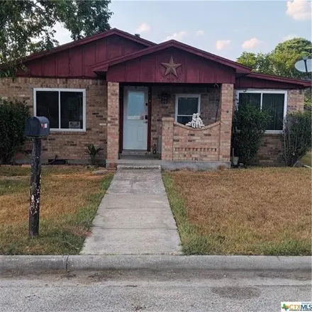 Rent this 3 bed house on 2788 Putney Street in Victoria, TX 77901