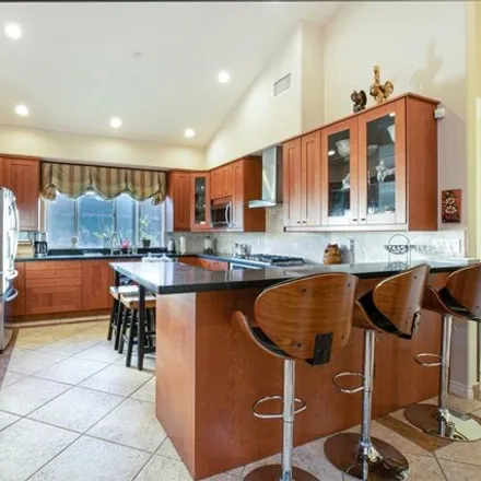 Image 7 - 9270 Wayside Drive, Los Angeles, CA 91040, USA - Apartment for sale
