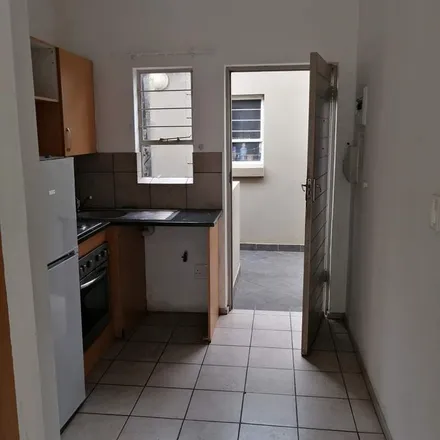 Image 2 - BP, 120 Smit Street, Braamfontein, Johannesburg, 1459, South Africa - Apartment for rent