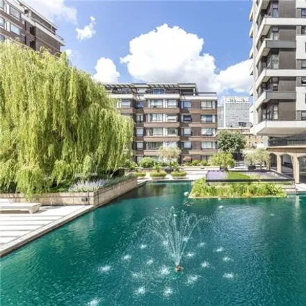 Buy this 1 bed apartment on Water Gardens (301-396) in 301-396 Sussex Gardens, London