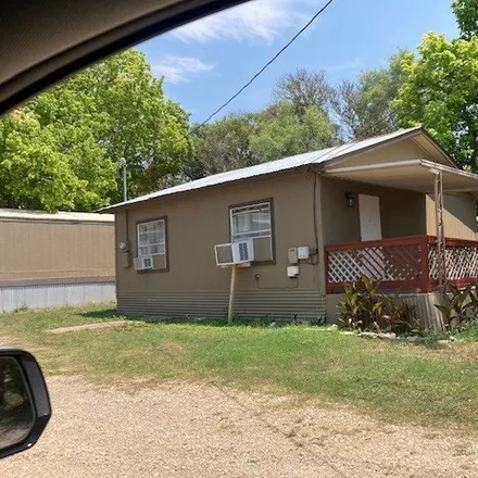 Image 2 - 120 Clark Street, Ingram, Kerr County, TX 78025, USA - House for sale