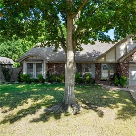 Image 2 - 2410 Saint Andrews Court, Muskogee, OK 74403, USA - House for sale