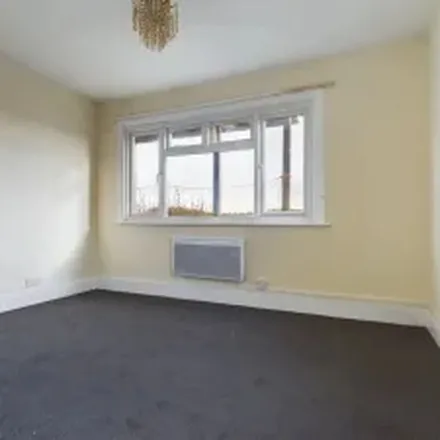 Image 2 - Western Rd, Brighton Road, Worthing, BN15 8RP, United Kingdom - Apartment for rent