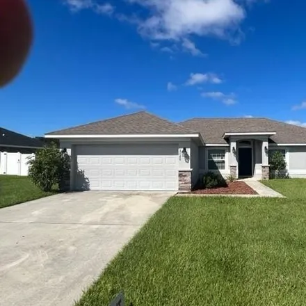 Buy this 3 bed house on Southeast 31st Place in Ocala, FL 34471