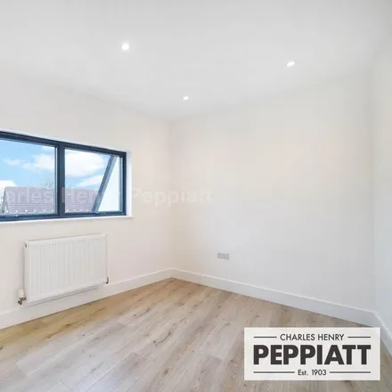 Image 5 - Bush Close, London, IG2 7NL, United Kingdom - Apartment for rent