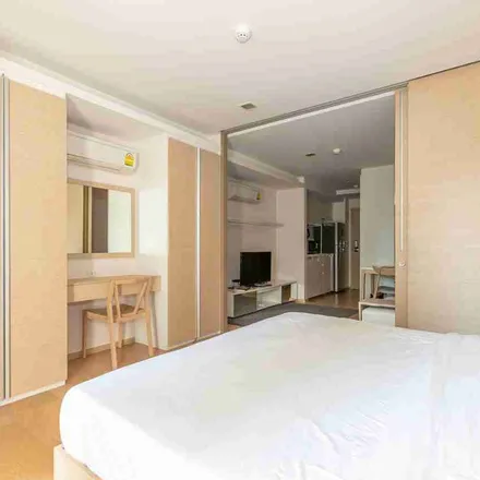 Image 4 - 49 Playscape, 8/3, Soi Sukhumvit 49, Vadhana District, 10110, Thailand - Apartment for rent