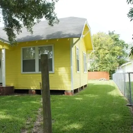 Rent this 3 bed house on 3284 Illinois Street in Baytown, TX 77520