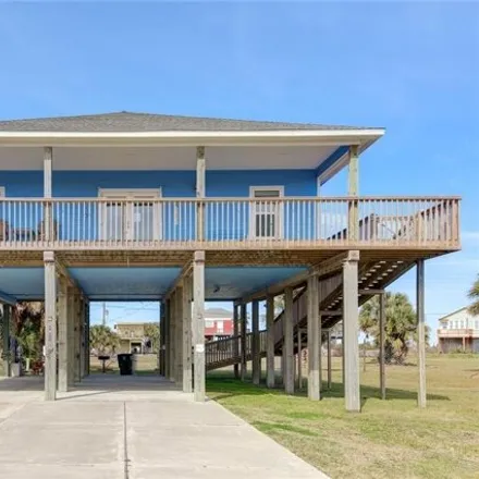 Rent this 3 bed house on 14112 Miramar Drive in Galveston, TX 77554