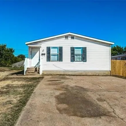 Rent this 3 bed house on 5320 Carver Drive in Fort Worth, TX 76107