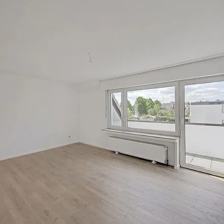 Rent this 4 bed apartment on Kurler Straße 143 in 44319 Dortmund, Germany