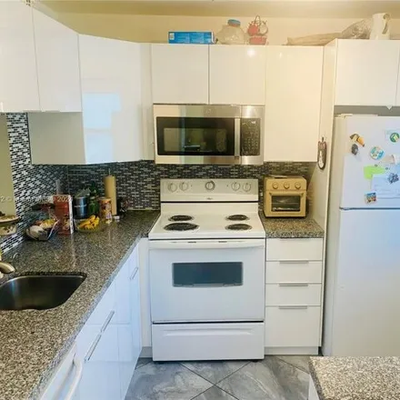 Buy this 1 bed condo on 1258 Northeast 7th Street in Hallandale Beach, FL 33009