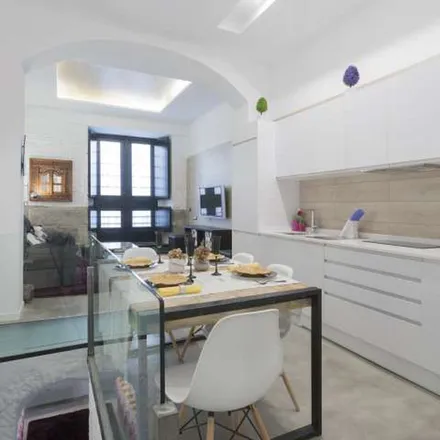 Image 3 - Plaza de San Ildefonso, 28004 Madrid, Spain - Apartment for rent
