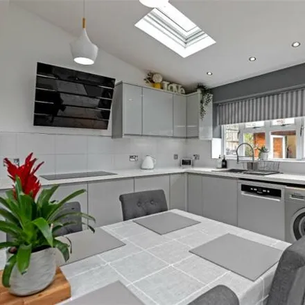 Image 7 - Pentland Rise, North Hertfordshire, SG1 6BW, United Kingdom - Duplex for sale