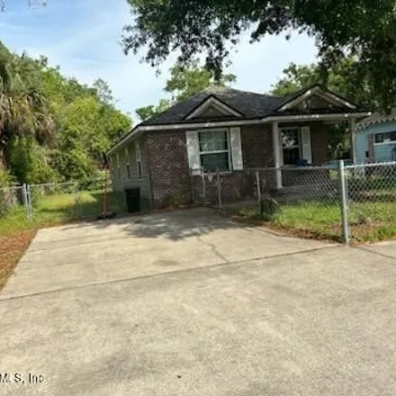 Buy this 4 bed house on 419 King Street in Jacksonville, FL 32204