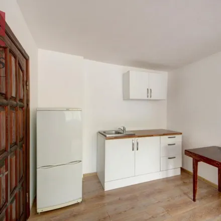 Image 2 - „Lietuvių namai“ gimnazija, Dzūkų g. 43, 02116 Vilnius, Lithuania - Apartment for rent