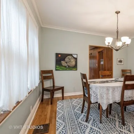 Image 6 - 7221 West Coyle Avenue, Chicago, IL 60631, USA - House for sale