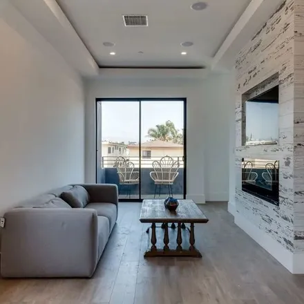 Image 4 - 4836 Pickford Street, Los Angeles, CA 90019, USA - Apartment for rent
