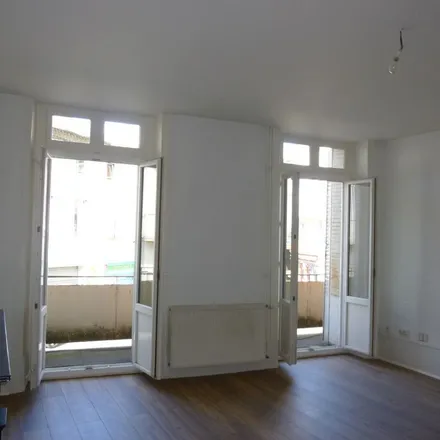 Rent this 4 bed apartment on 4 Place Aristide Briand in 26240 Saint-Vallier, France