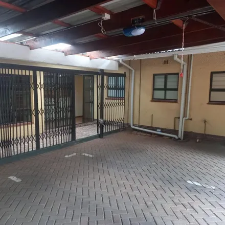 Rent this 3 bed apartment on Republic Road in Cresta, Johannesburg