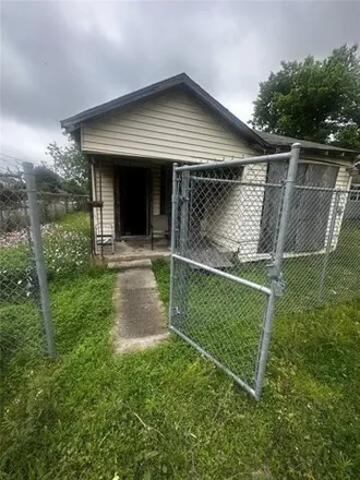 Buy this 2 bed house on 3506 Lee Street in Houston, TX 77026