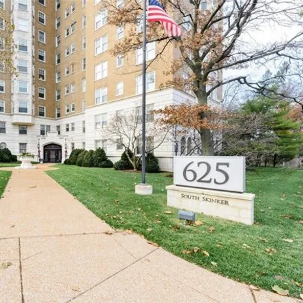 Buy this 3 bed condo on 625 South Skinker Condominium in 625 South Skinker Boulevard, St. Louis