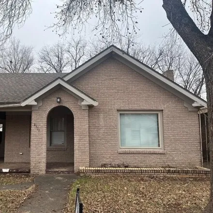 Rent this 3 bed house on 2545 26th Street in Lubbock, TX 79410