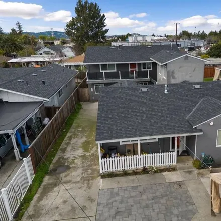 Buy this 11 bed house on 561 4th Ave in Redwood City, California