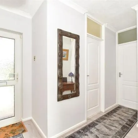 Image 7 - Foxley Lane, Worthing, BN13 3AD, United Kingdom - House for sale