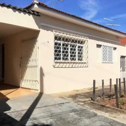 Rent this 2 bed house on Avenida Juiz de Direito Doutor João Pires de Camargo in Vila Ferroviária, Araraquara - SP