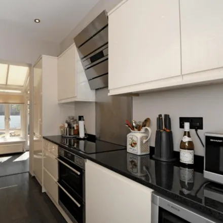 Image 2 - Chomley Gardens, Mill Lane, London, NW6 1AE, United Kingdom - Townhouse for rent