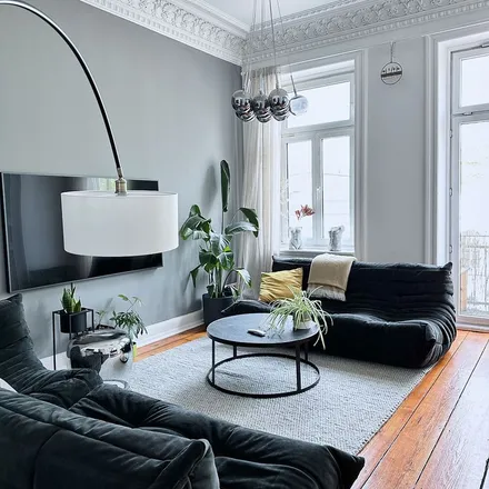 Rent this 4 bed apartment on Simon-von-Utrecht-Straße 91 in 20359 Hamburg, Germany