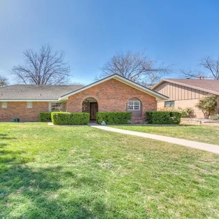 Buy this 3 bed house on 2813 Southland Blvd in San Angelo, Texas