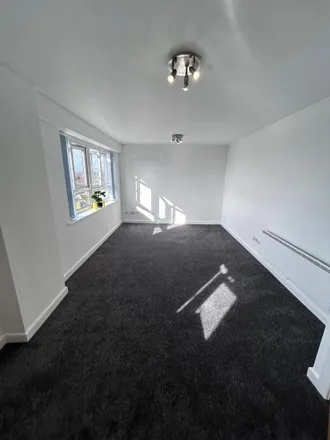 Image 3 - Lyneham Walk, Salford, M7 4ZG, United Kingdom - Apartment for rent