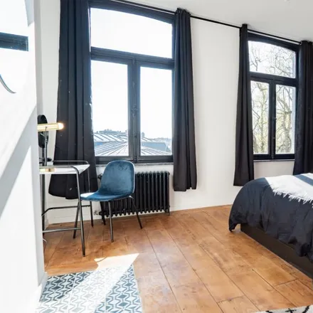 Rent this 8 bed room on Rue Courtois 18 in 4000 Liège, Belgium